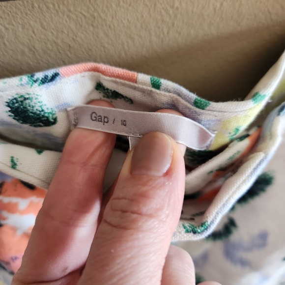 GAP Floral Shorts Sz 10 - Picture 3 of 5